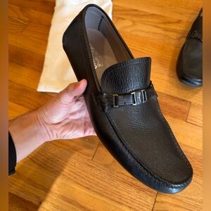 Ferragamo Amer Buckle Black Leather Driver